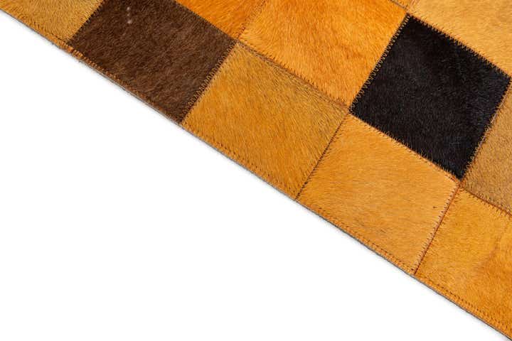 5' 2 x 8' Cowhide Stocks Rug