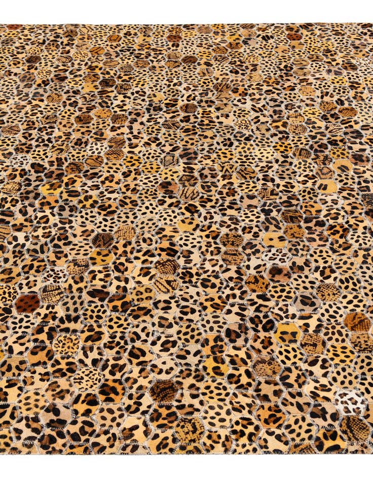 Detail image of 4' 11 x 7' 11 Cowhide Stocks Rug
