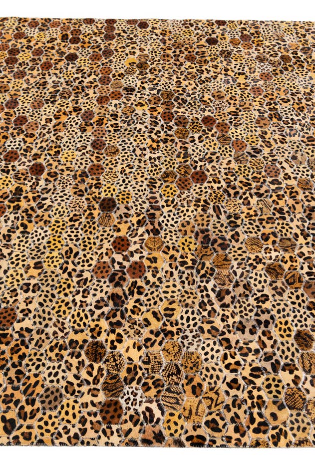 Detail image of 5' x 7' 11 Cowhide Stocks Rug