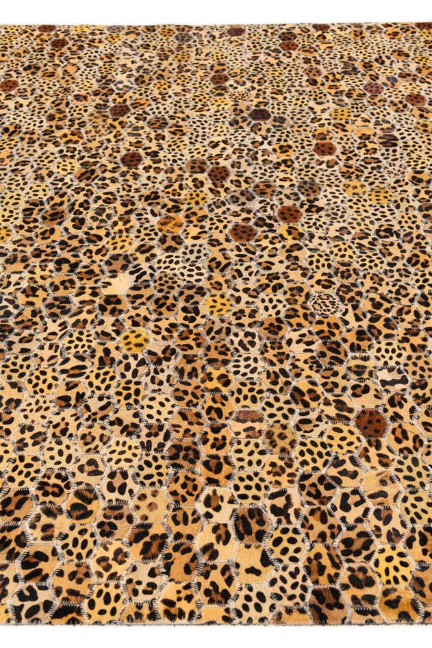 Detail image of 4' 11 x 8' Cowhide Stocks Rug