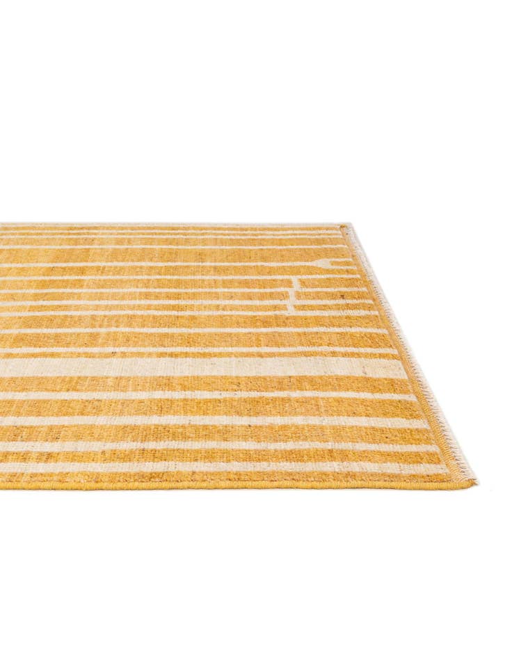 Detail image of 4' 3 x 6' Hand Knotted Darya Wool Rug
