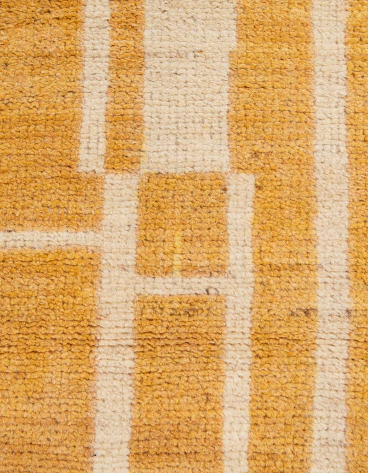 Detail image of 4' 3 x 6'  Hand Knotted Darya Wool Rug