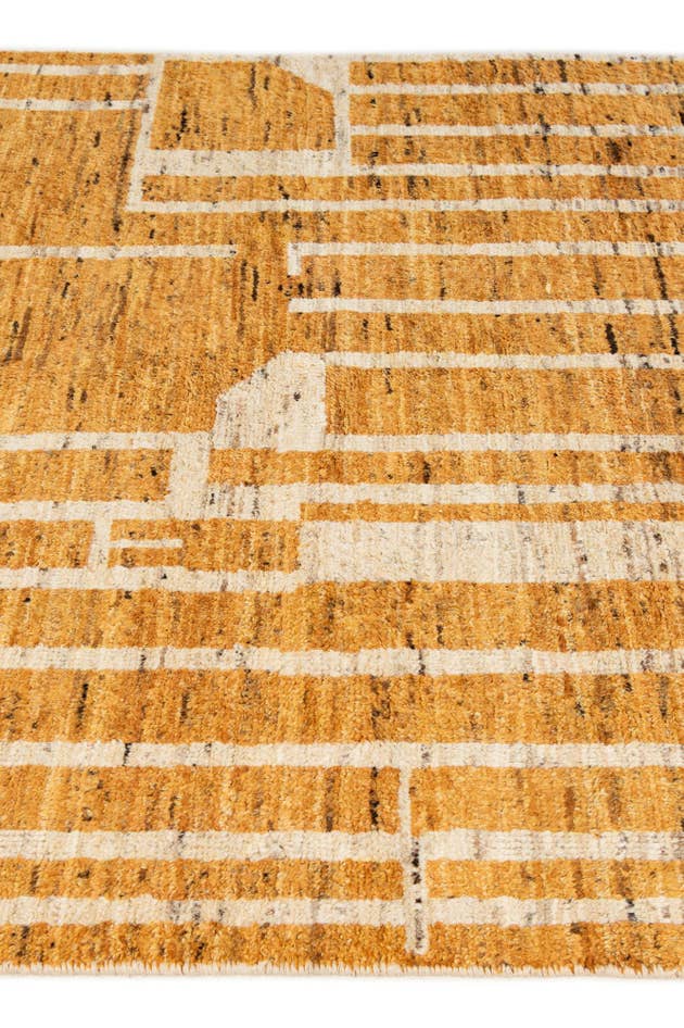 Detail image of 4' 11 x 7' 9 Hand Knotted Darya Wool Rug