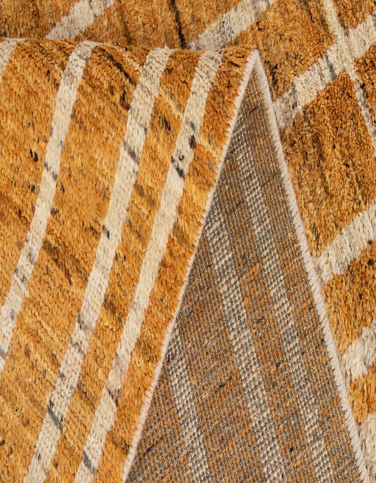 Detail image of 4' 11 x 7' 9  Hand Knotted Darya Wool Rug