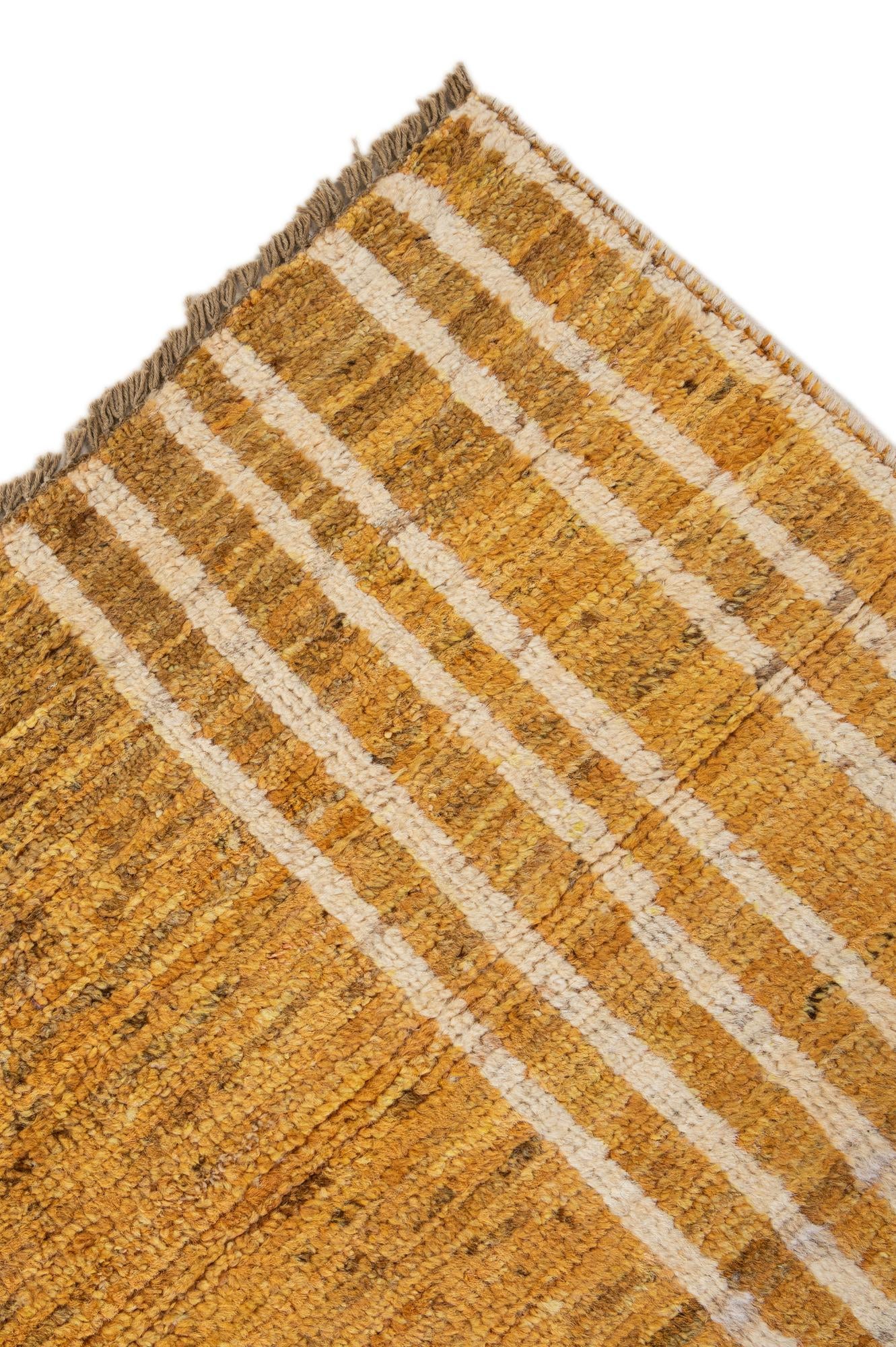 5' 9 x 8' Hand Knotted Darya Wool Rug