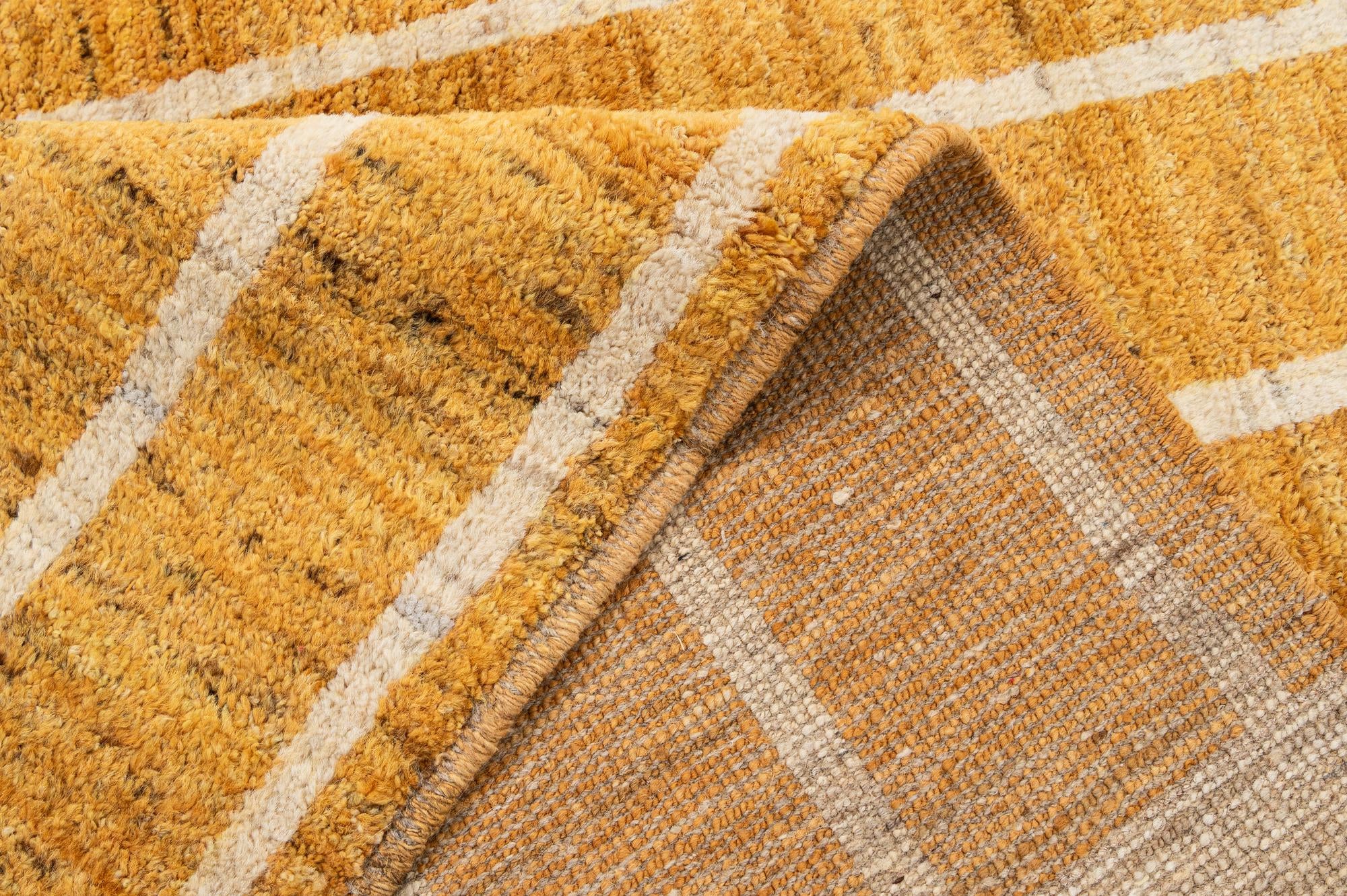 5' 11 x 7' 9 Hand Knotted Darya Wool Rug