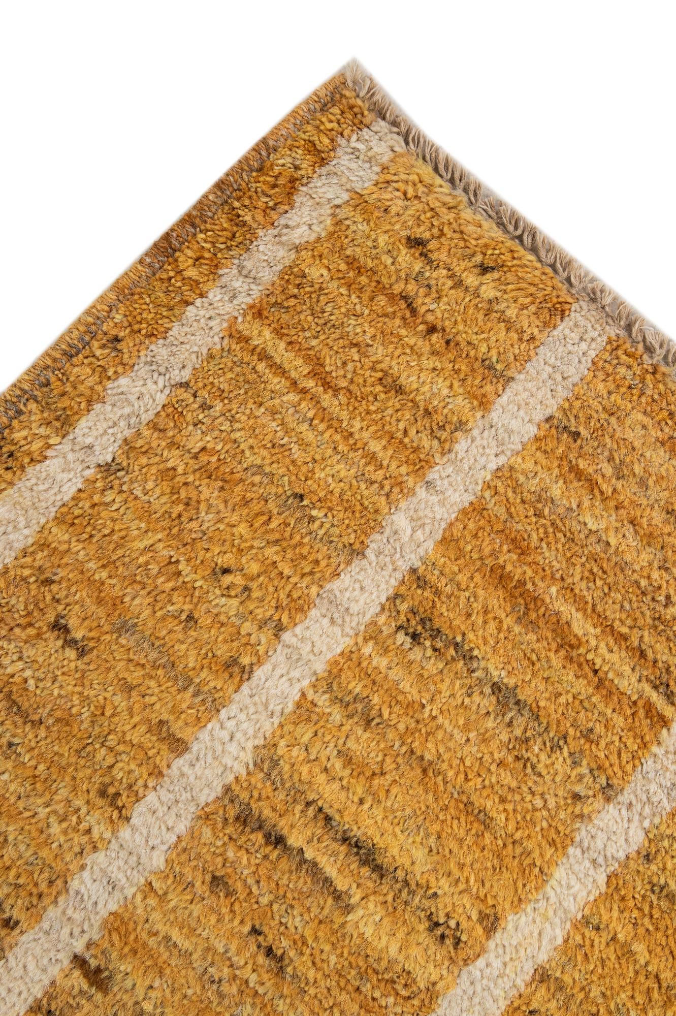 5' 11 x 7' 9 Hand Knotted Darya Wool Rug