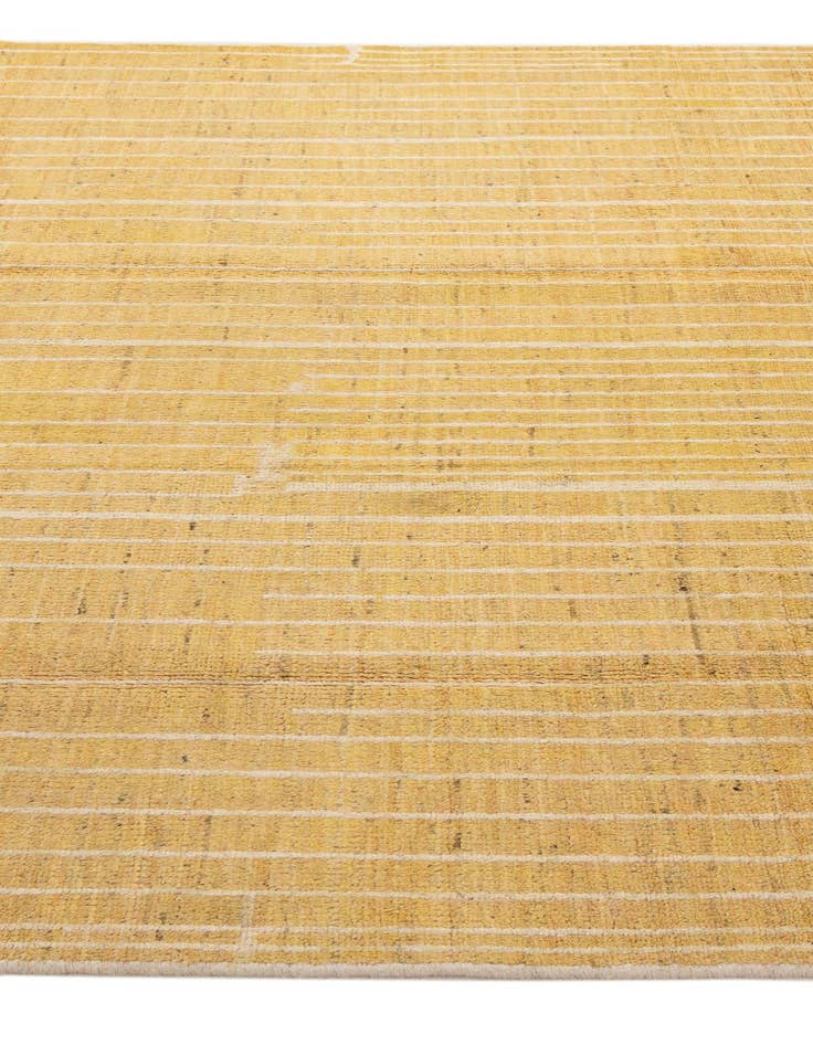 Detail image of 6' 6 x 9' 8  Hand Knotted Darya Wool Rug