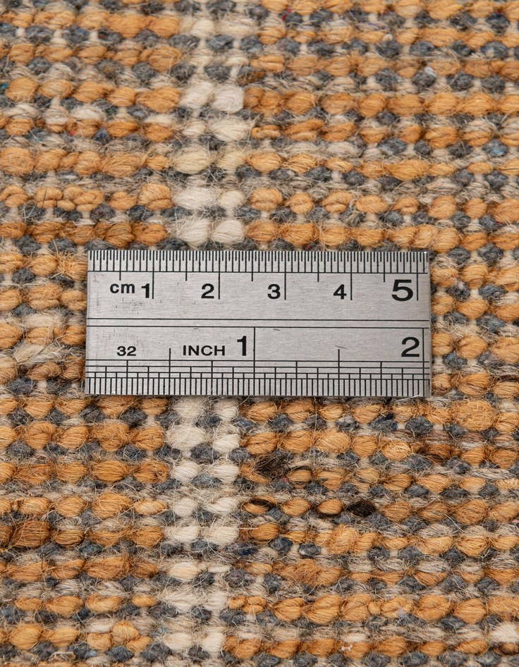 Detail image of 6' 8 x 9' 10  Hand Knotted Darya Wool Rug