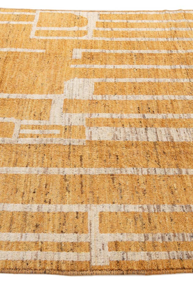 Detail image of 6' 9 x 9' 7 Hand Knotted Darya Wool Rug