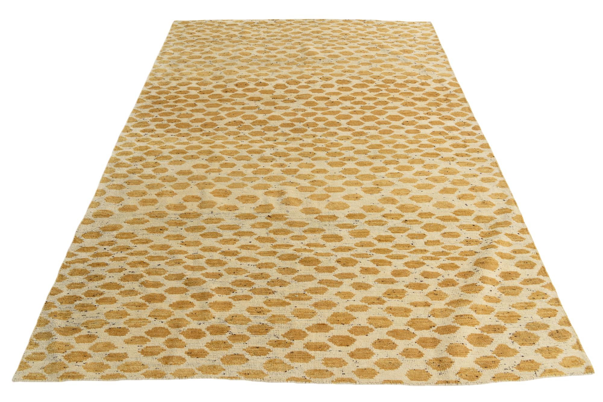 6' 1 x 9' Hand Knotted Darya Wool Rug