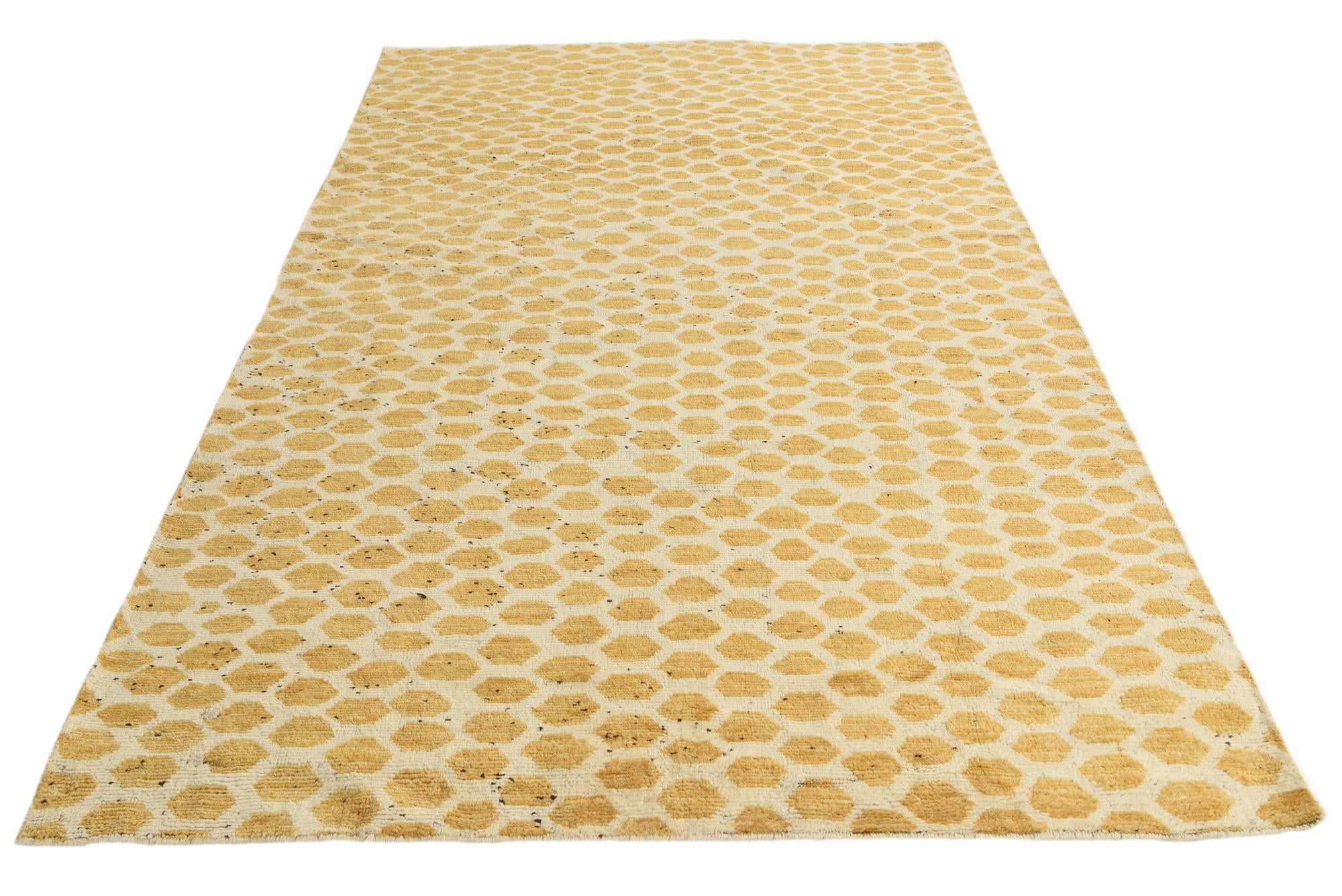 6' x 9' 2 Hand Knotted Darya Wool Rug