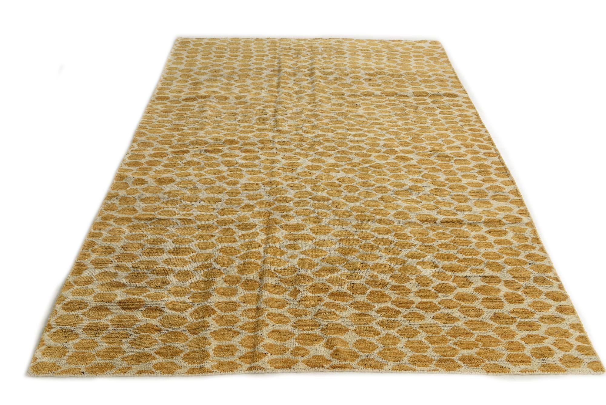6' 1 x 9' Hand Knotted Darya Wool Rug