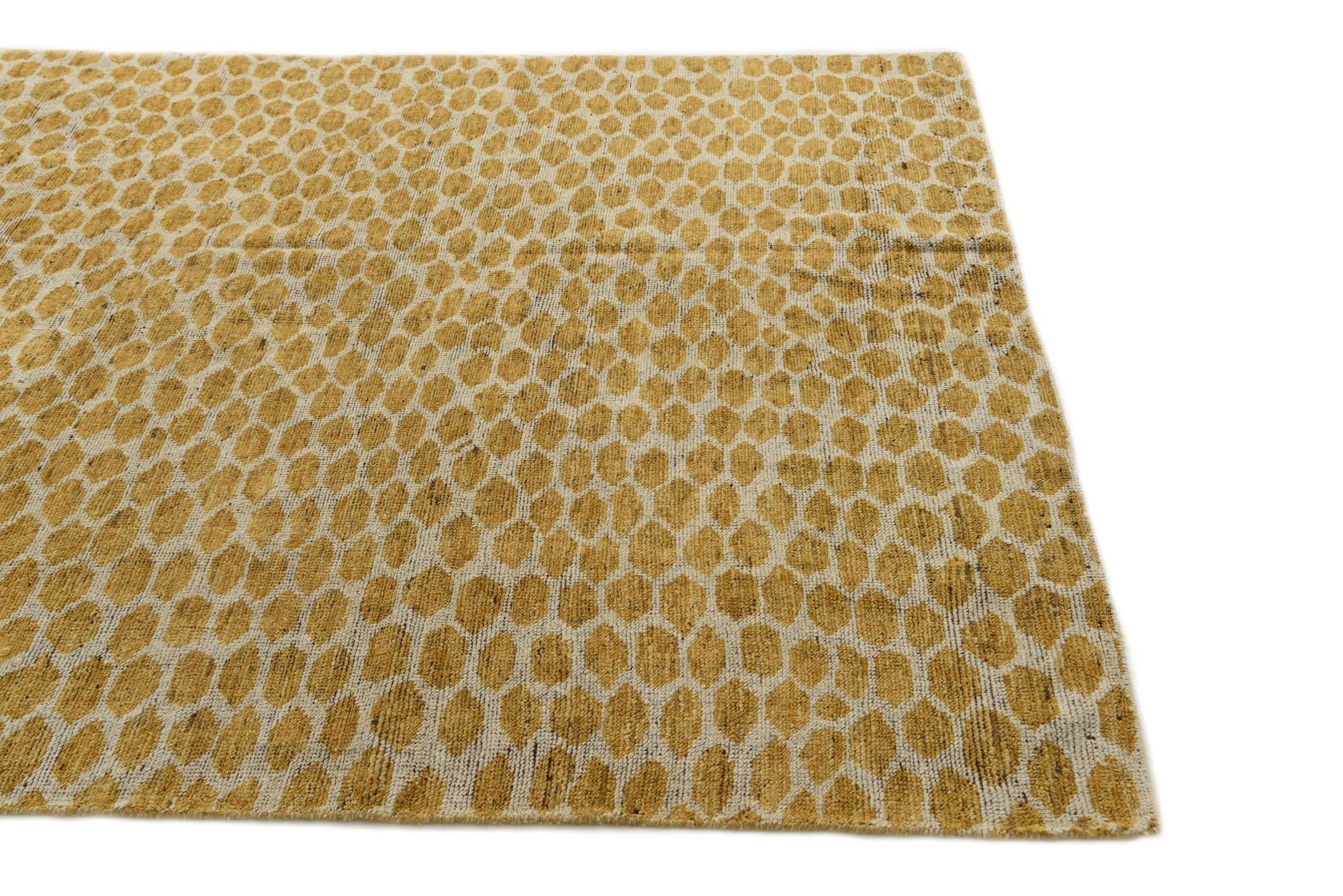 6' 1 x 9' Hand Knotted Darya Wool Rug
