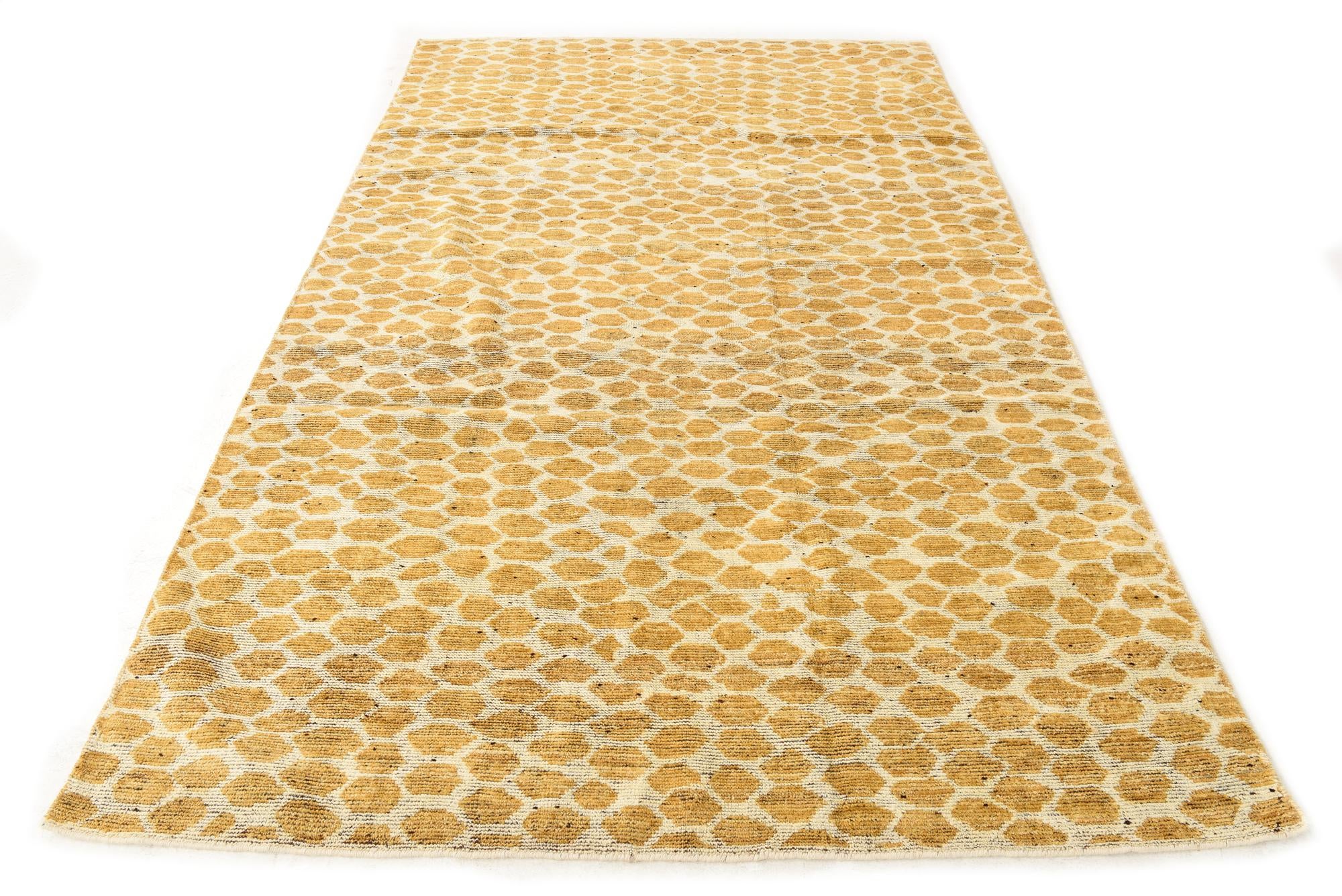 5' 8 x 9' 1 Hand Knotted Darya Wool Rug