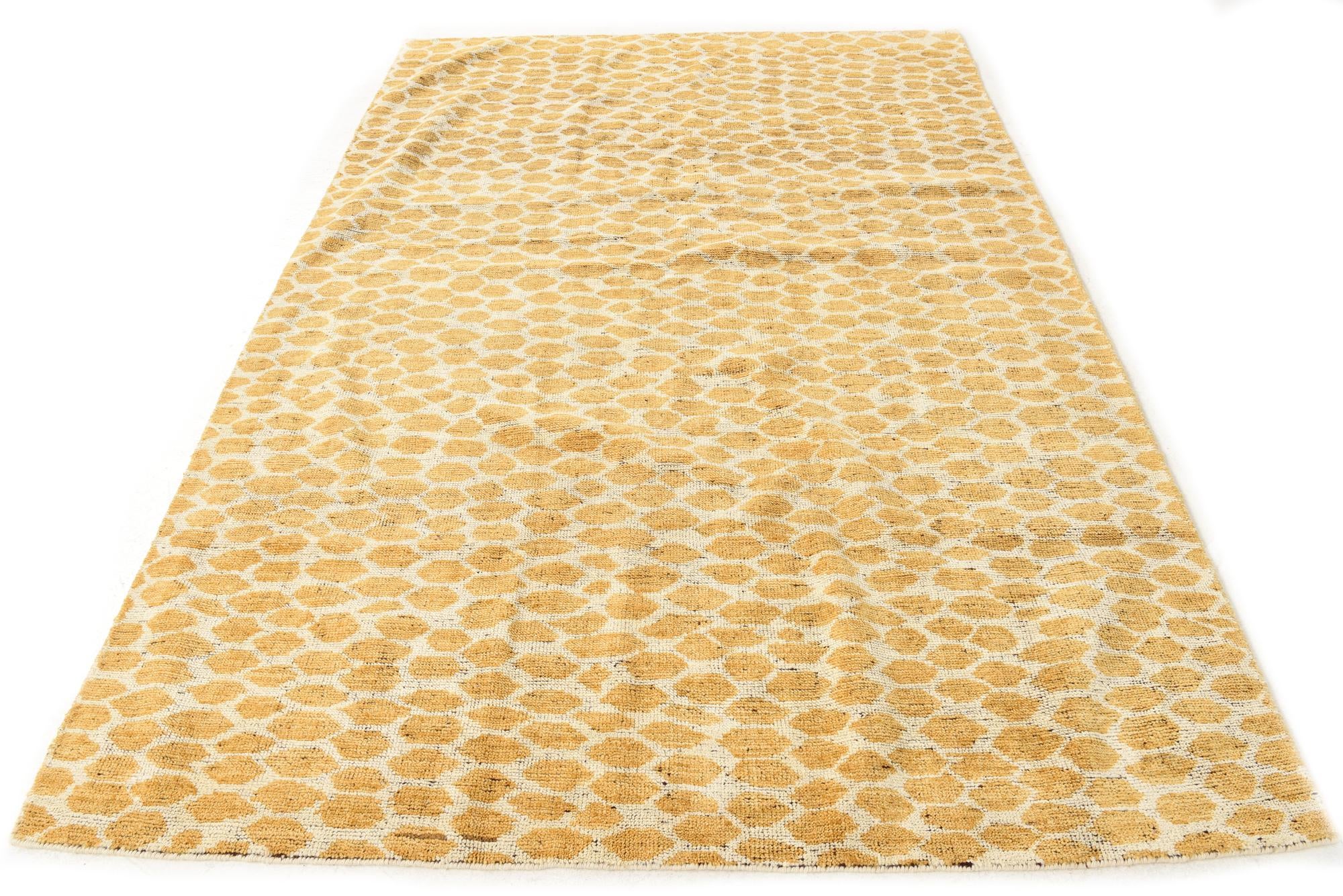 5' 11 x 9' 1 Hand Knotted Darya Wool Rug
