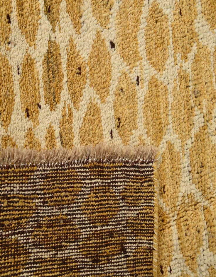 Detail image of 6' 2 x 9' 4  Hand Knotted Darya Wool Rug