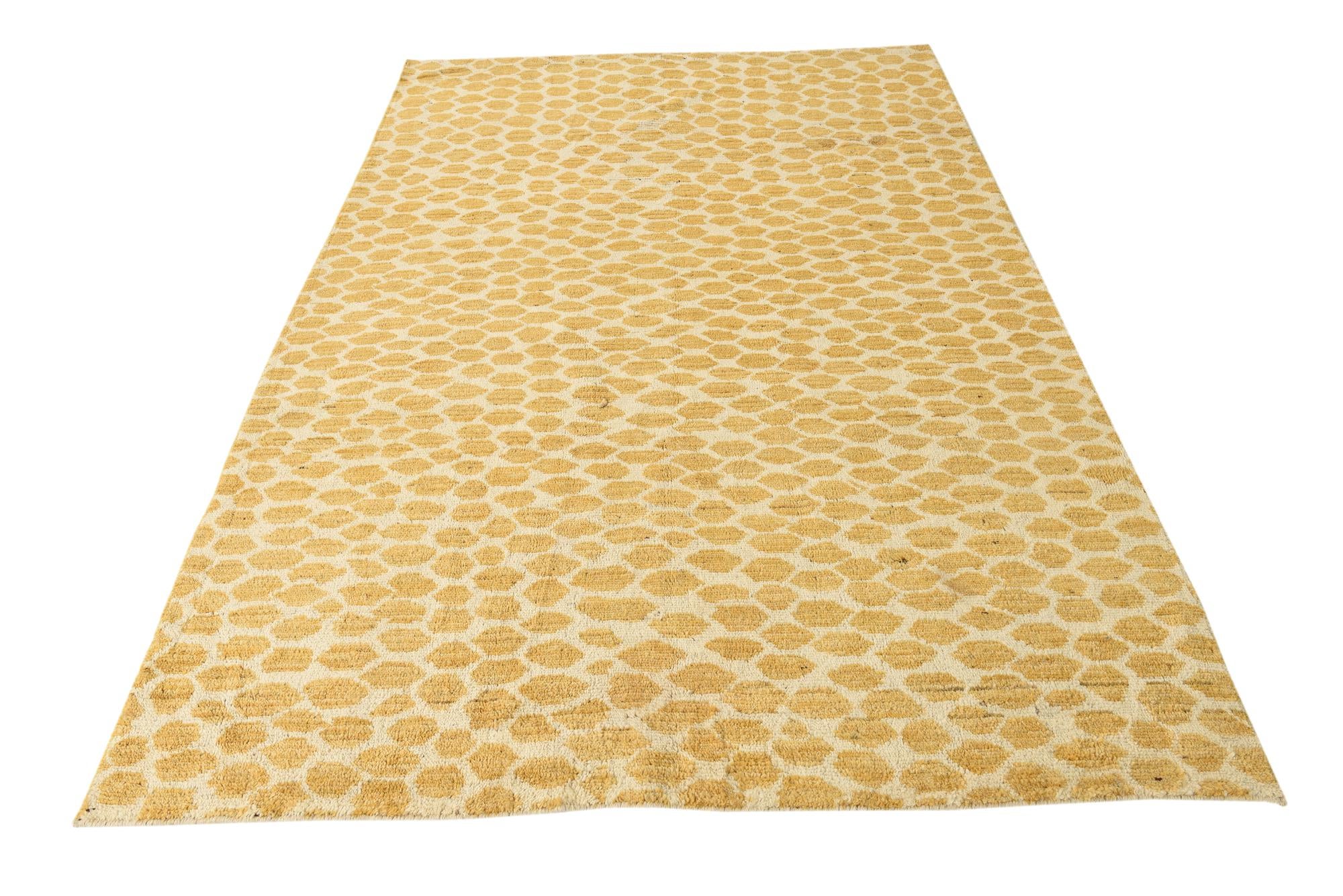 5' 9 x 8' 9 Hand Knotted Darya Wool Rug