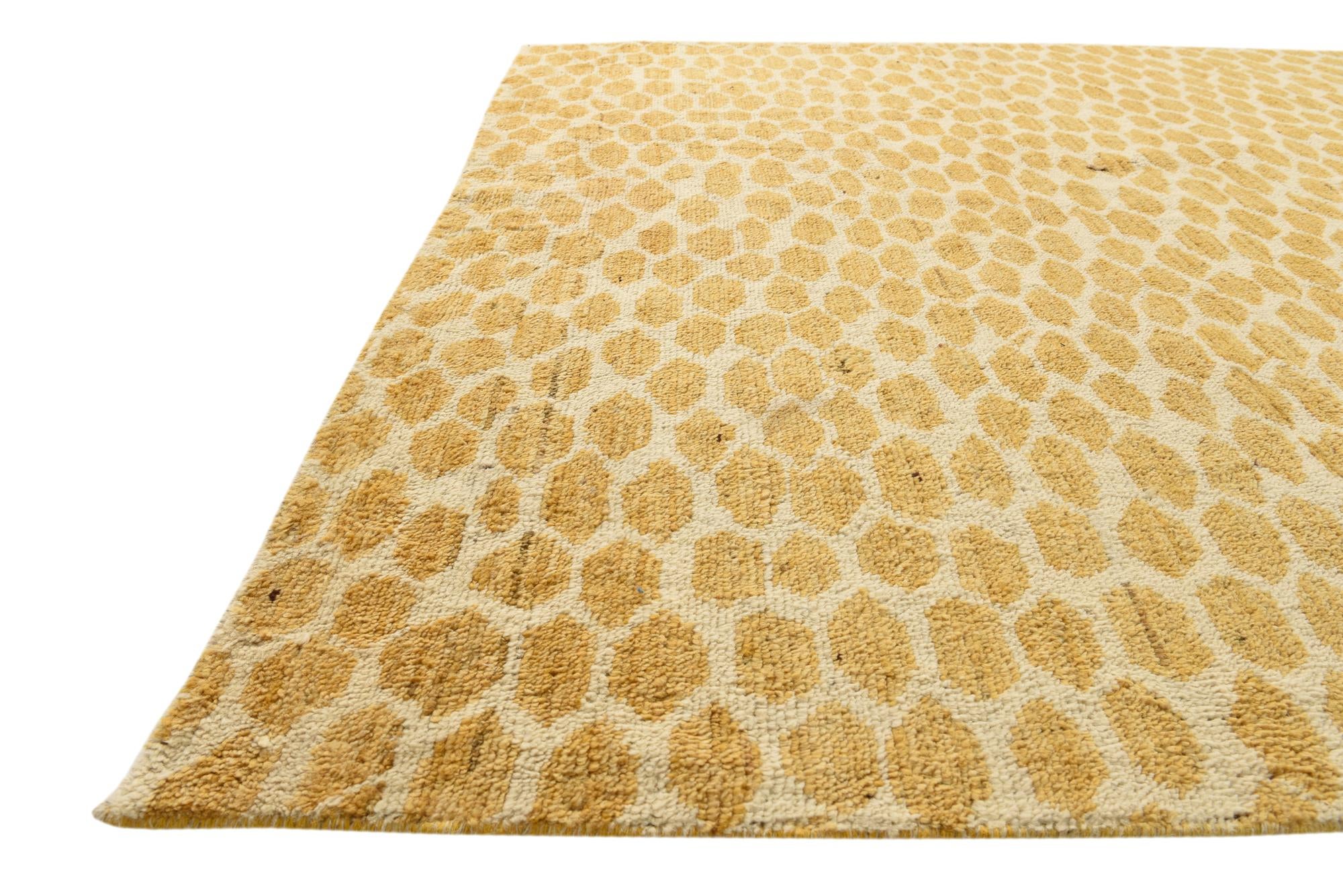 5' 9 x 8' 9 Hand Knotted Darya Wool Rug