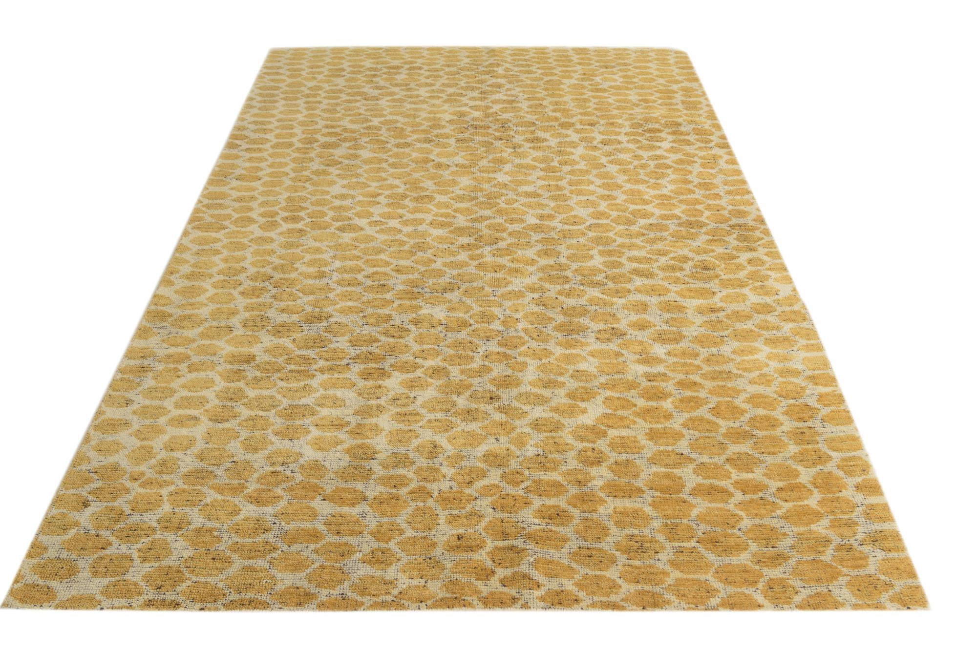 6' x 9' Hand Knotted Darya Wool Rug
