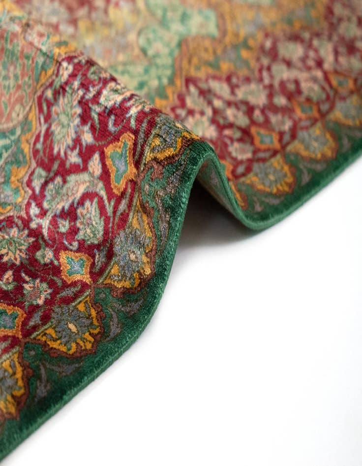 Detail image of 3' 3 x 4' 10 Ghom Silk Rug