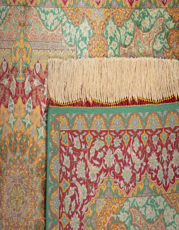 Detail image of 3' 3 x 4' 10 Ghom Silk Rug