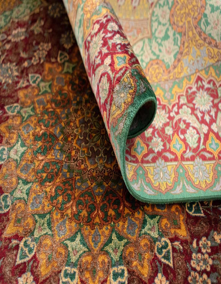 Detail image of 3' 3 x 4' 10 Ghom Silk Rug