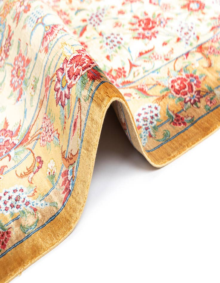 Detail image of 2' 7 x 4' 3 Ghom Silk Rug