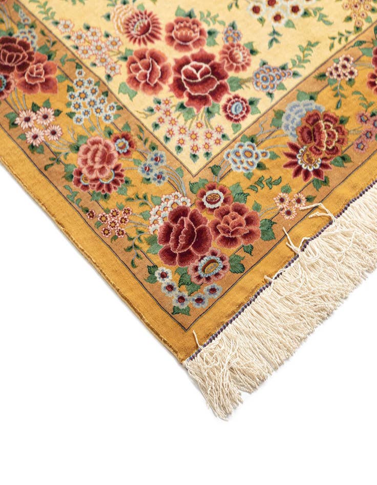 Detail image of 3' 3 x 5' 5 Ghom Silk Rug