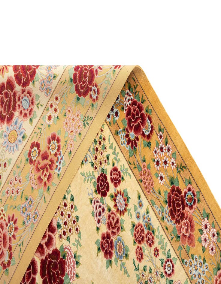 Detail image of 3' 3 x 5' 5 Ghom Silk Rug