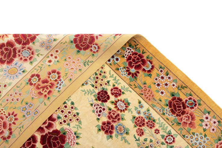 Detail image of 3' 3 x 5' 5 Ghom Silk Rug