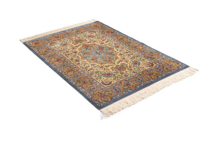 3' 4 x 4' 10 Ghom Silk Rug