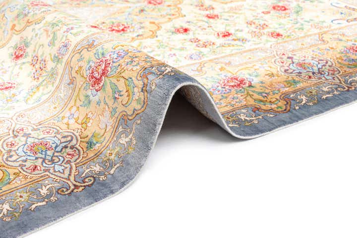 3' 4 x 4' 10 Ghom Silk Rug