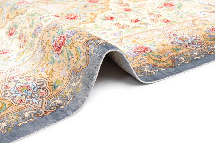 Detail image of 3' 4 x 4' 10 Ghom Silk Rug
