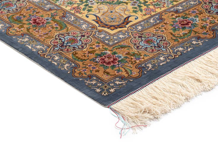 Detail image of 3' 4 x 4' 10 Ghom Silk Rug