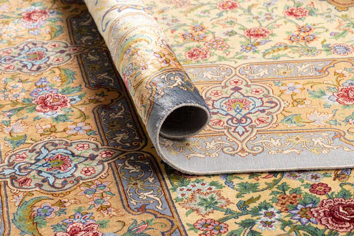 3' 4 x 4' 10 Ghom Silk Rug