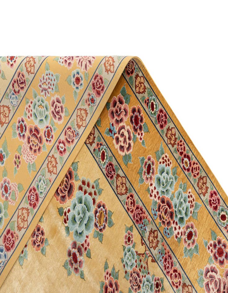 Detail image of 6' 7 x 9' 11 Ghom Silk Rug