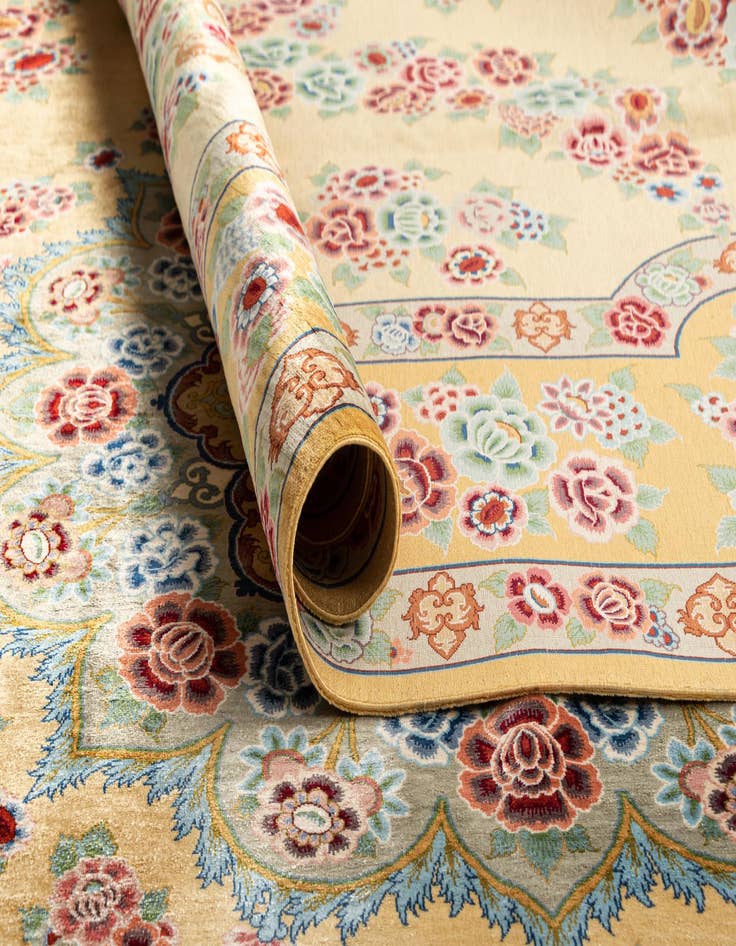 Detail image of 6' 7 x 9' 11 Ghom Silk Rug