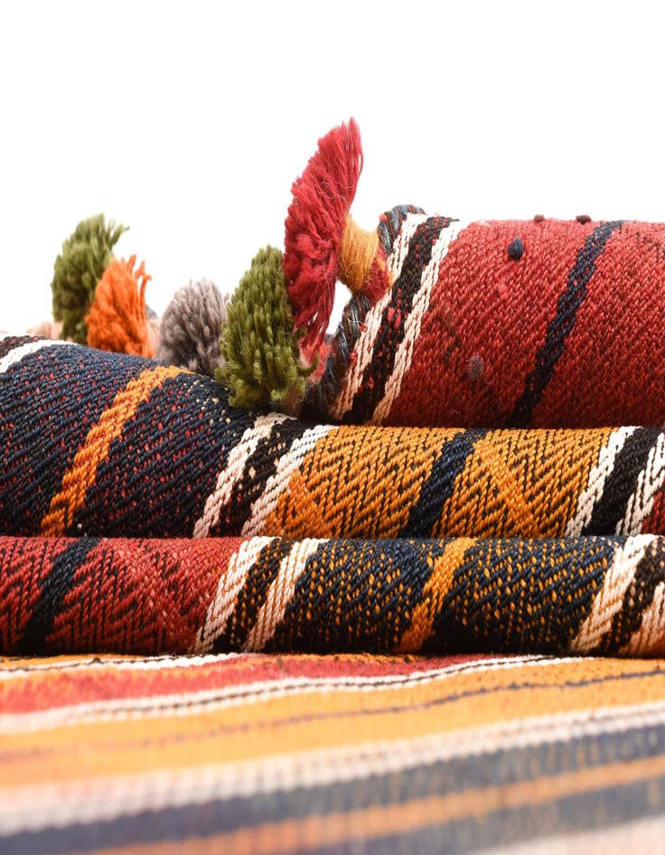 Detail image of 4' 11 x 7' 3 Jajim Rug