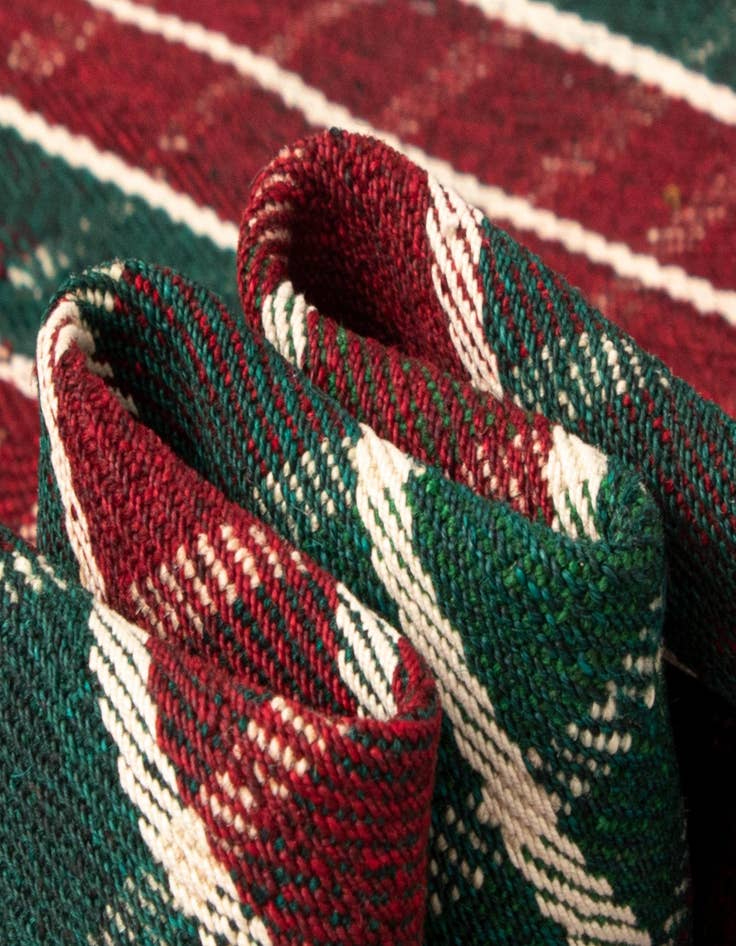 Detail image of 4' 11 x 7' 3 Jajim Wool Rug