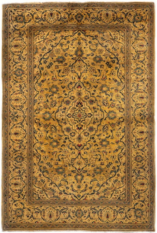 Detail image of 6' 7 x 9' 8 Kashan Rug