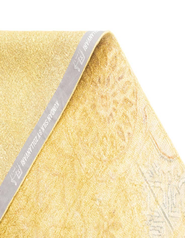 Detail image of 8' 6 x 12' 3  Hand Knotted Kundan Rug