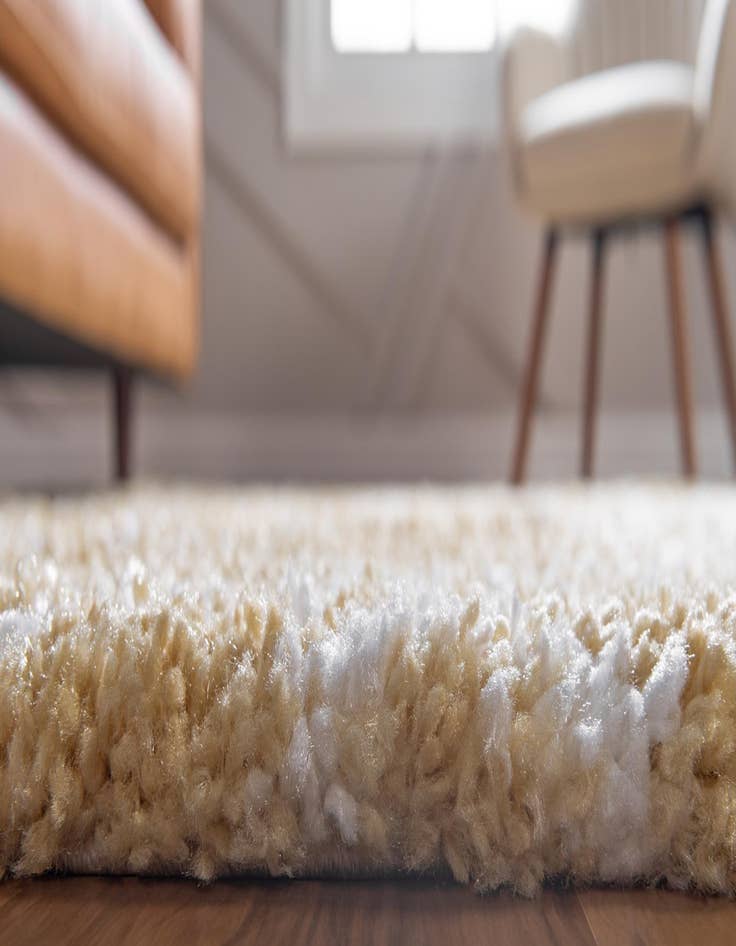 Detail image of 4' x 6' Marrakesh Shag Rug