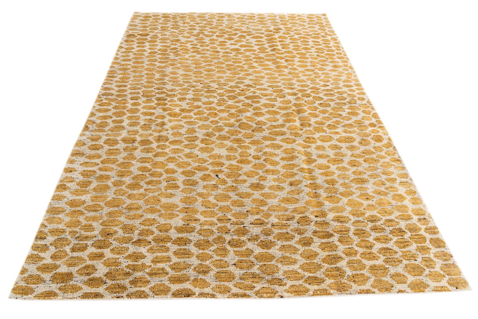 6' x 9' 2 Hand Knotted Moroccan Wool Rug