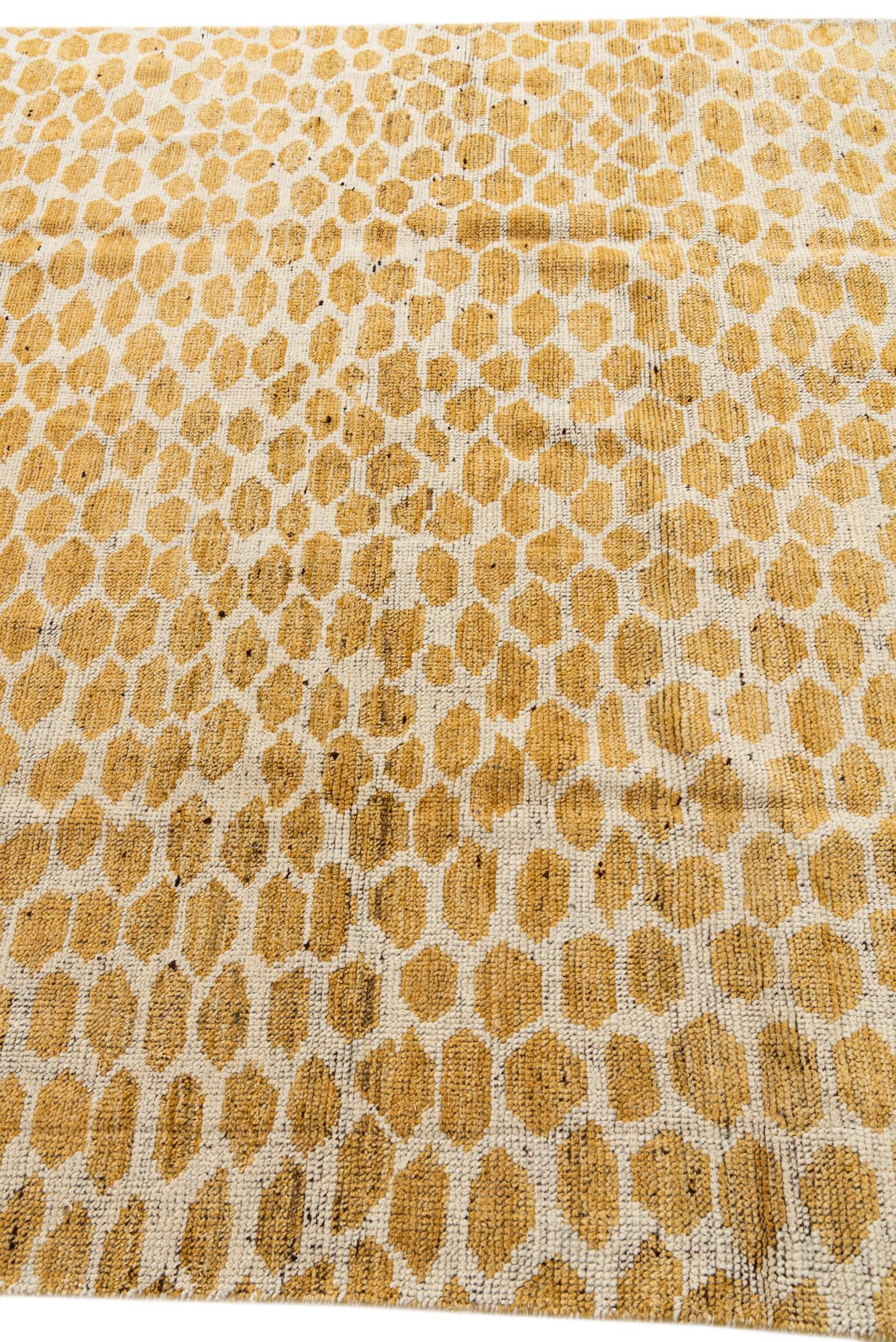 6' x 9' 2 Hand Knotted Moroccan Wool Rug