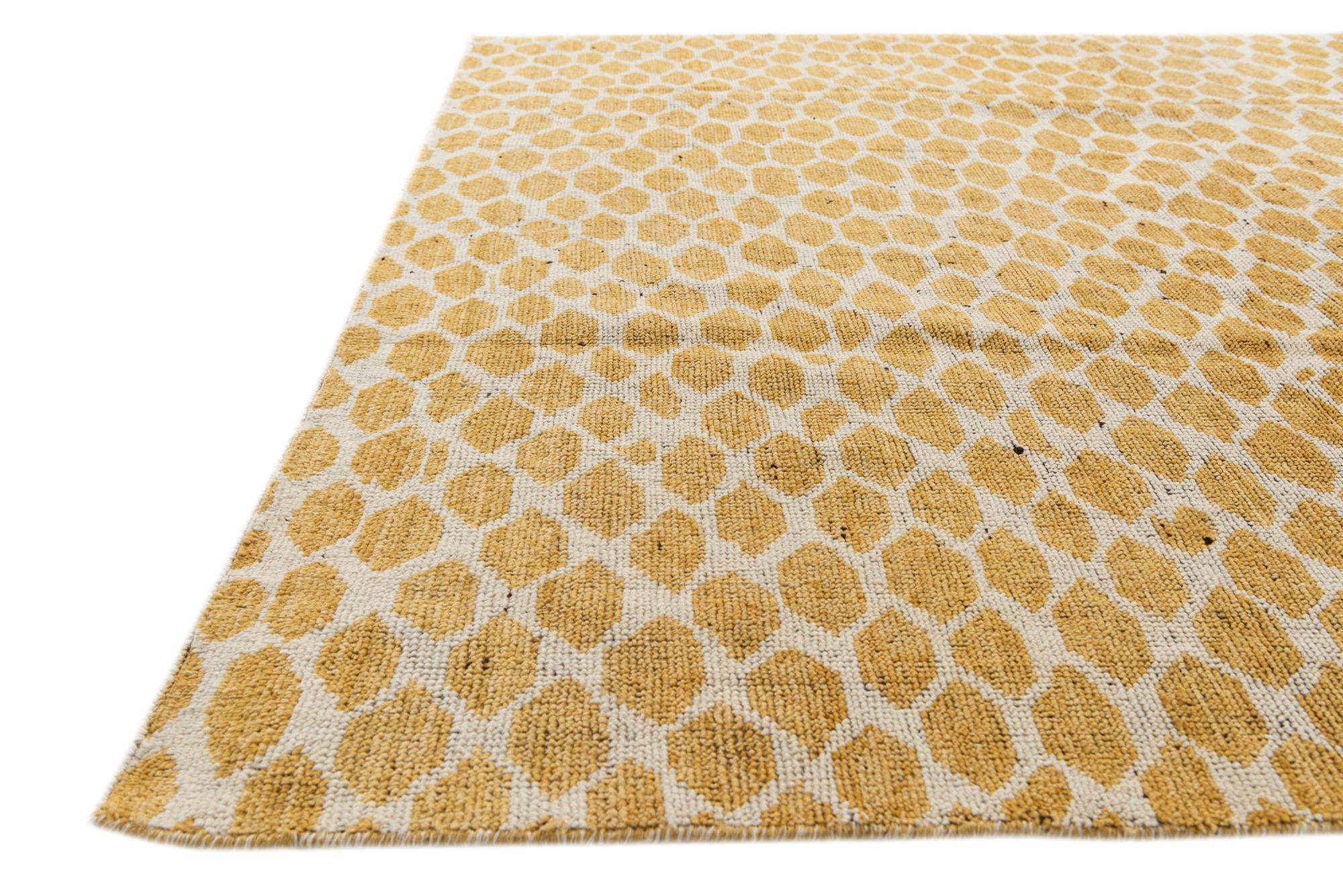 6' x 9' 2 Hand Knotted Moroccan Wool Rug