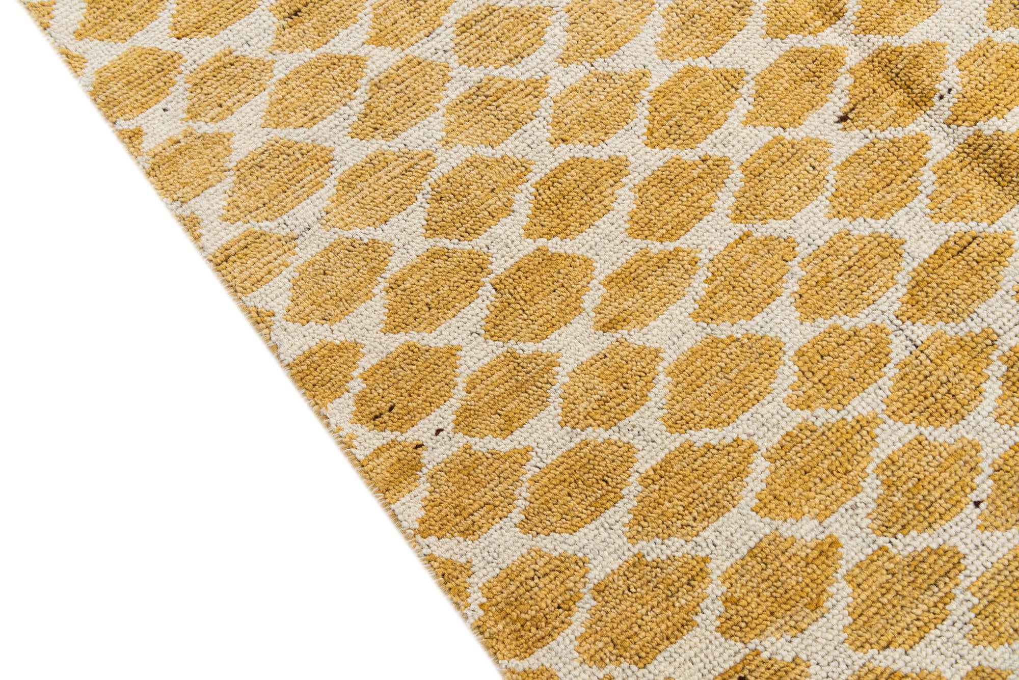 6' x 9' 2 Hand Knotted Moroccan Wool Rug