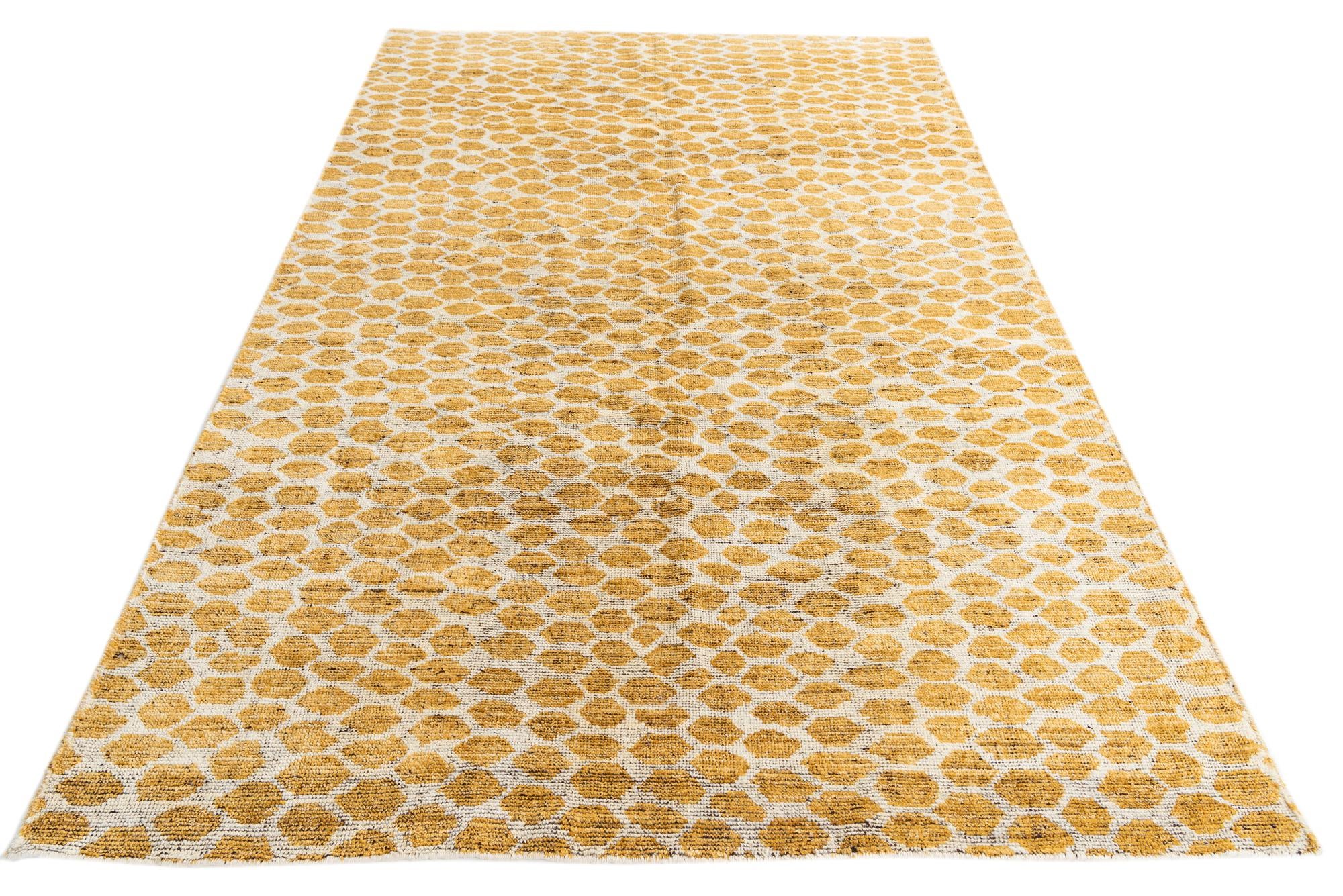 6' x 9' 2 Hand Knotted Moroccan Wool Rug