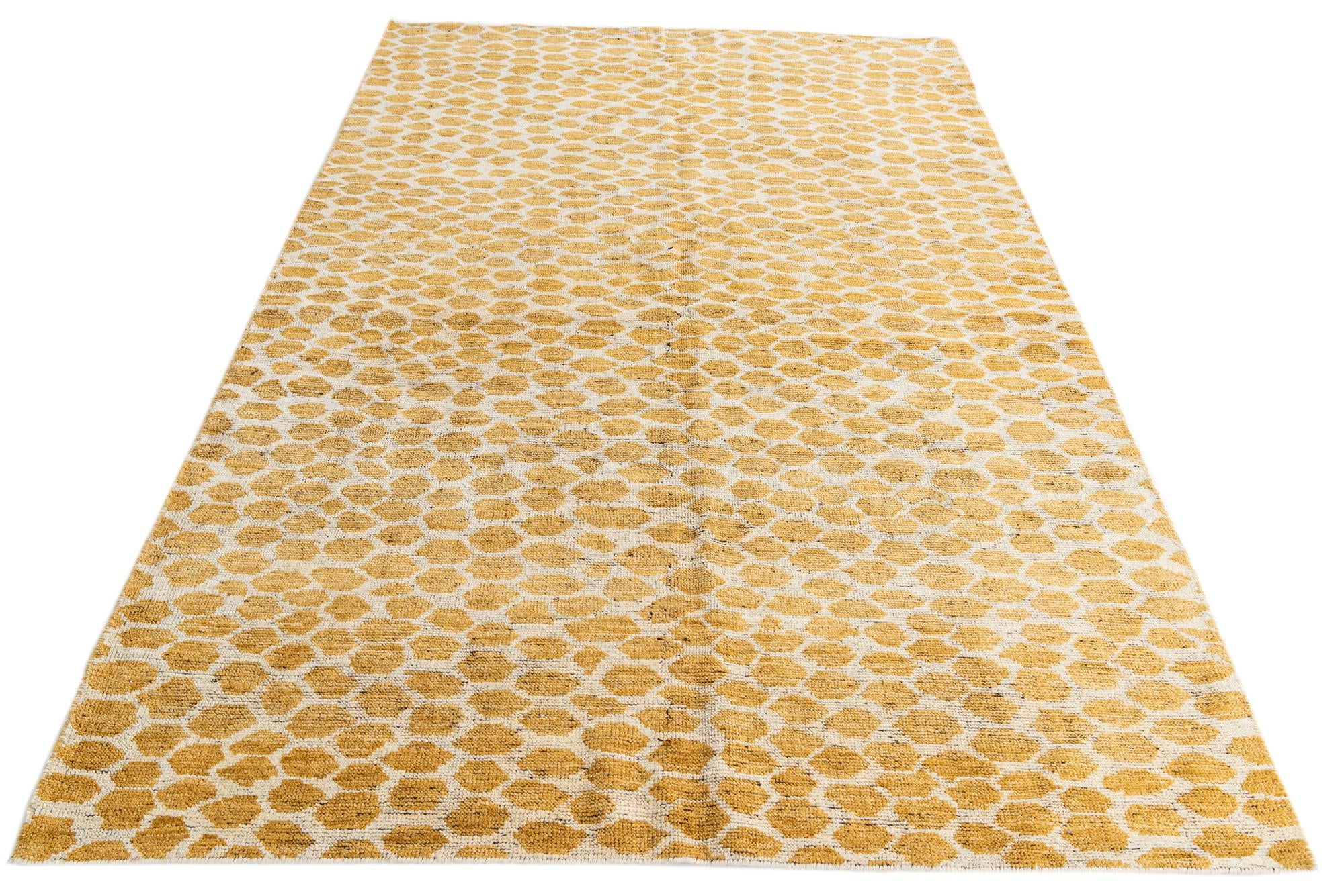 5' 10 x 8' 10 Hand Knotted Moroccan Wool Rug