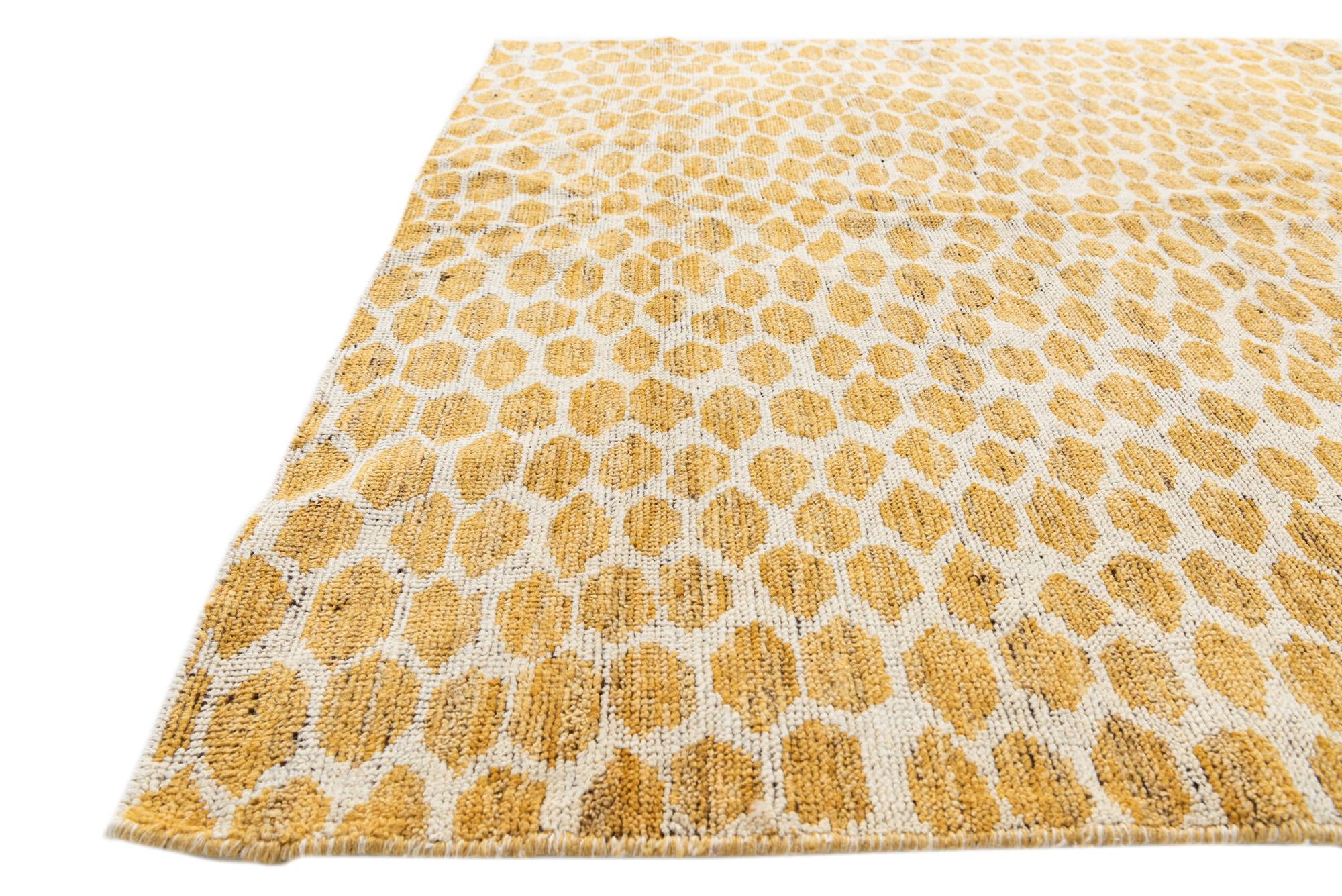 5' 10 x 8' 10 Hand Knotted Moroccan Wool Rug